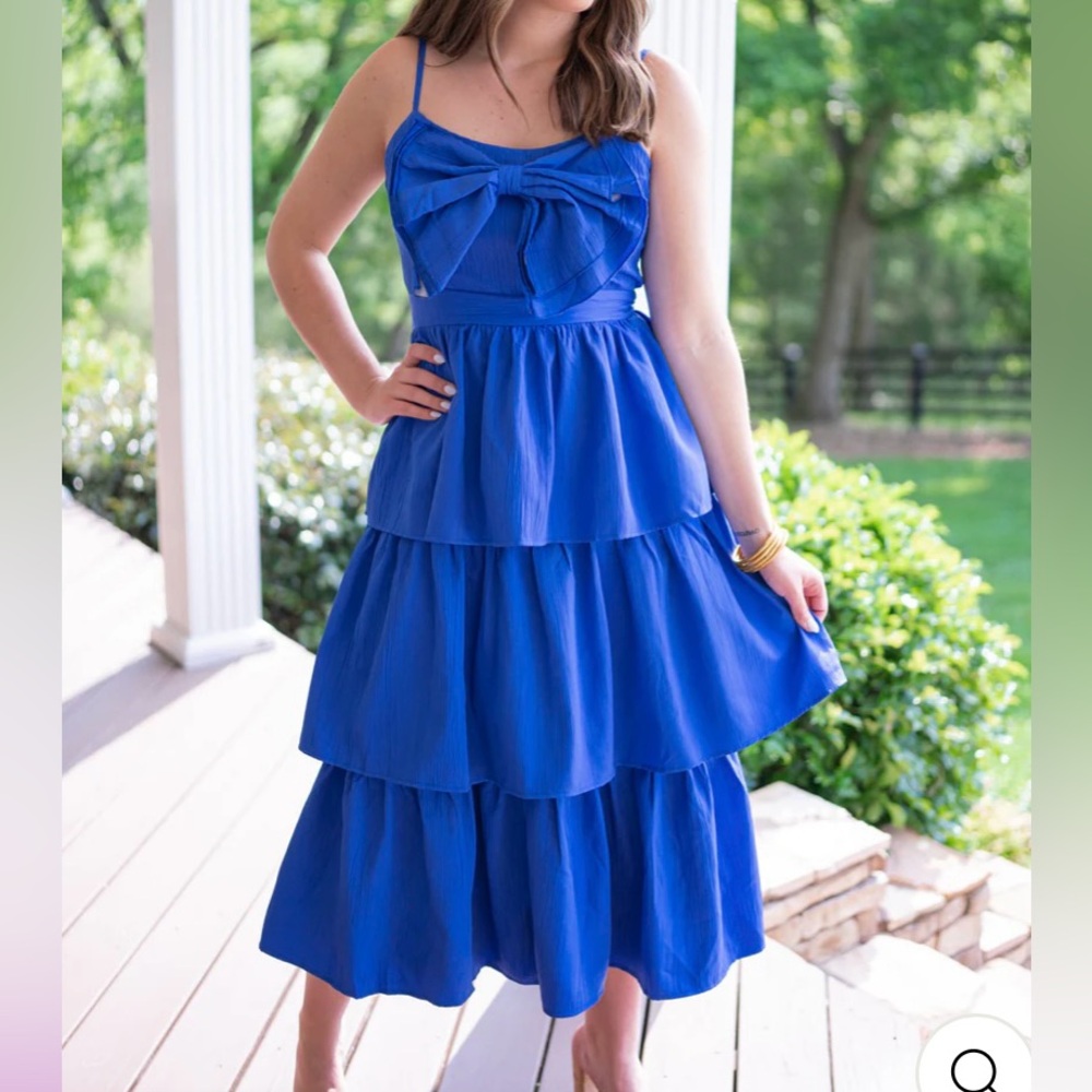CUTE tiered midi dress